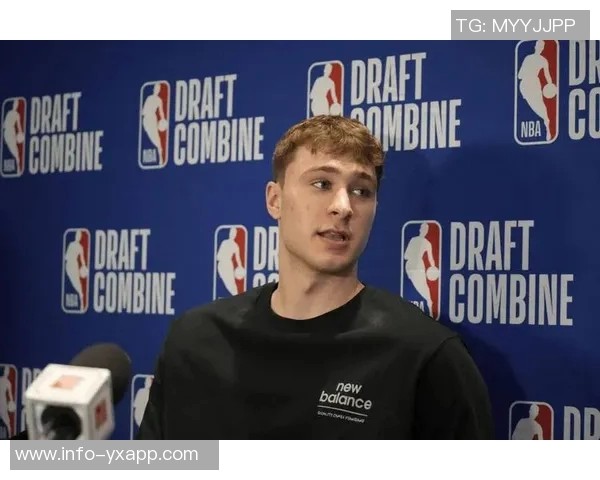 基德称赞弗拉格在场边全力支持队友只为球队胜利而拼搏